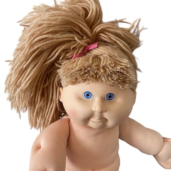 First Edition Hasbro Cabbage Patch Kids 1990 Blond Hair Blue Eyes - Picture 2 of 11